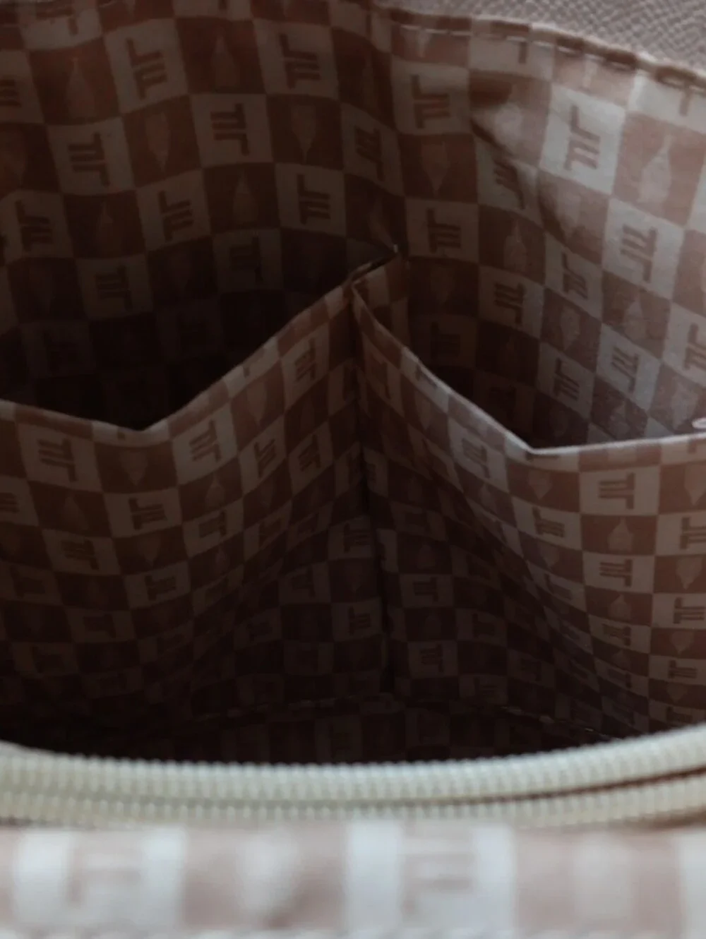 London Fog Ivory Structured Flap-Top Maille Tote